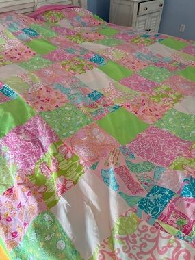 Rare Vintage reversible Lilly Pulitzer Patchwork Quilt in Pink, Green & Blue.